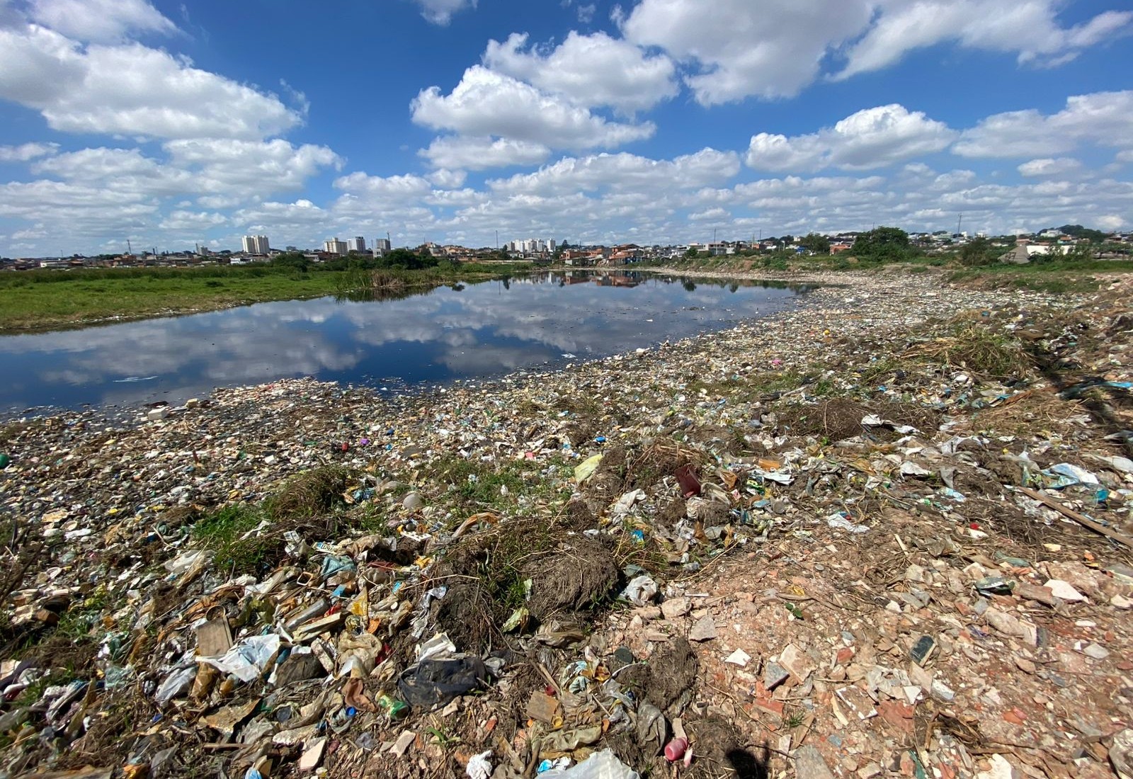 Inland Litter Hydrodynamics: Characterizing the Litter Transport during Wet Weather Events in Communities